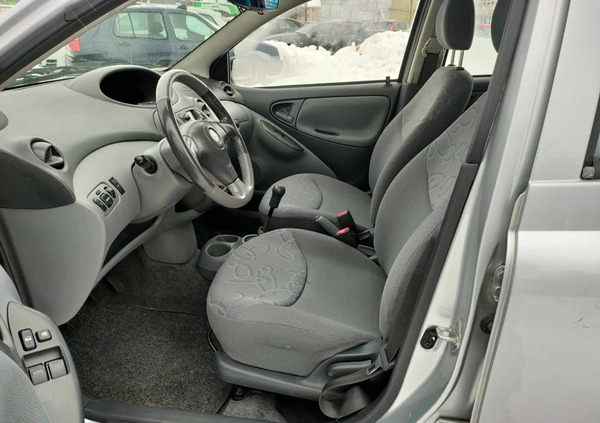Toyota Yaris cena 5999 przebieg: 212121, rok produkcji 2000 z Rzeszów małe 631